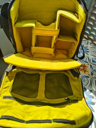Crumpler company gigolo 8500