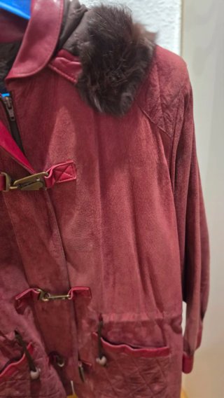 Chaquetón ante mujer burdeos