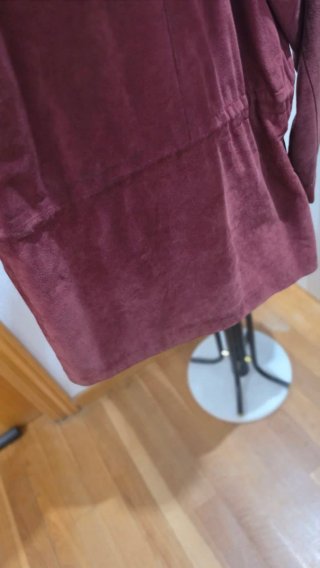 Chaquetón ante mujer burdeos