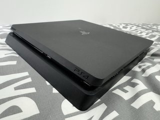 PS4 Slim Sony Negra
