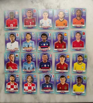 Cromos Mundial 2022: CR7, Mbappé, Gavi...