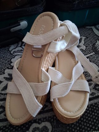 Sandalias Beige