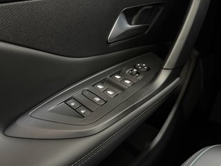 Peugeot 408 Allure Hybrid 1.2 145CV eDCS6 MHEV !!!