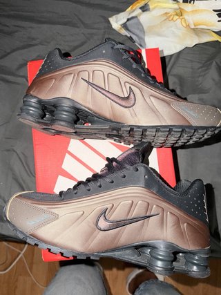 NEGOCIABLE Nike Shox R4 Noir-Ironstone Talla 42