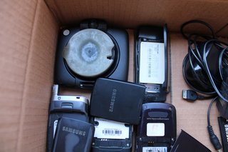 Lotto 4 telefoni + navigatore TomTom