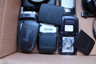 Lotto 4 telefoni + navigatore TomTom