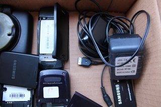 Lotto 4 telefoni + navigatore TomTom