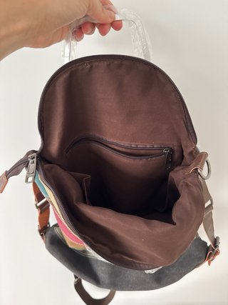 Mochila de tela multicolor