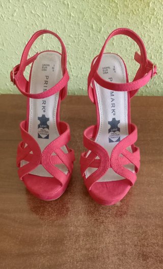 Sandalias tacón rojo Primark Talla 36