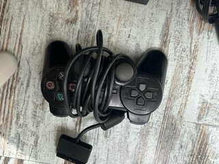 PS2 + 30 Juegos y 2 Mandos + accesorios