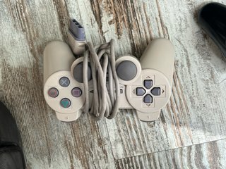 PS2 + 30 Juegos y 2 Mandos + accesorios