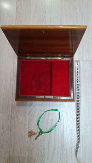 Joyero musical vintage de fabricación italiana, el