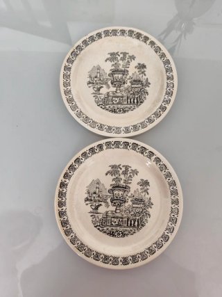 2 Platos Vintage Vargas Segovia Porcelana