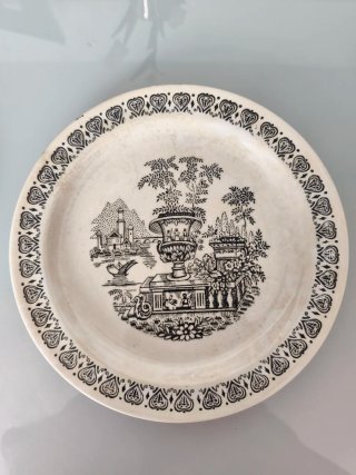 2 Platos Vintage Vargas Segovia Porcelana