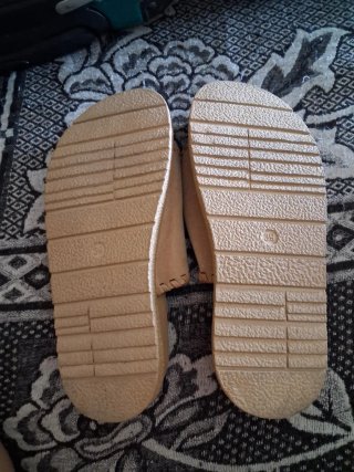 Sandalias Beige con Hebillas