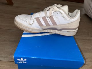 Zapatillas Adidas Azules y Blancas
