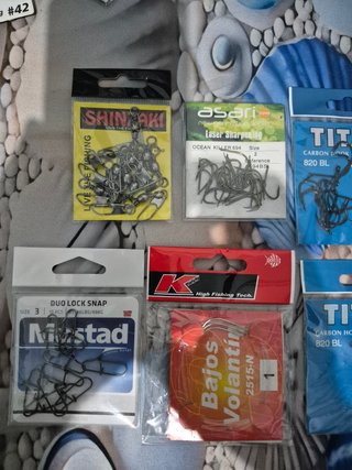 Lote 13 artículos de pesca nuevos