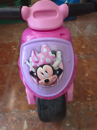 Moto correpasillos Minnie Mouse rosa