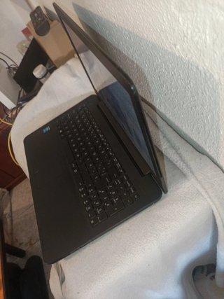 Portátil potente i5-12GB RAM SSD Win 11 seminuevo