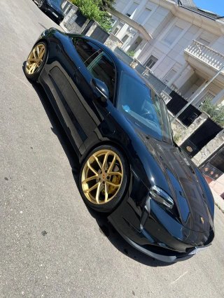 KIT COMPLETO LLANTAS + NEUMÁTICOS PORSCHE EN 22"
