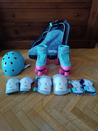 Patines 4 ruedas T38 con bolsa, casco y proteccion