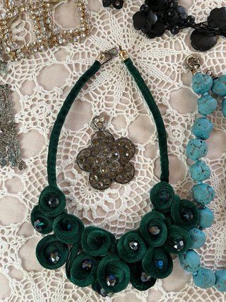 Set di Gioielli: Collana e Orecchini