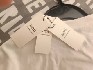 Camiseta AMI Paris blanca con corazón
