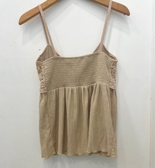 Top de crochet beige de tirantes