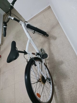 Bicicleta de paseo blanca