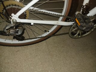 Bicicleta de paseo blanca