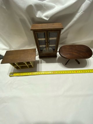 Mobiliario Casa Muñecas: Mesa, Armario y Estanterí