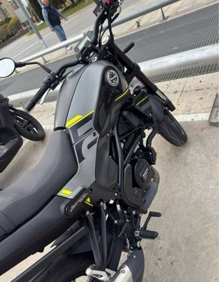 Benelli Leoncino 250 (2023) – 13.000 Como Nuevo