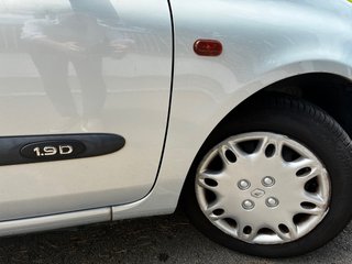 Renault Clio 1.9 D 5P. Año 2002