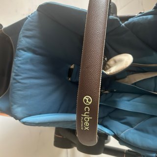 Carro Cybex Platinum Priam con capazo en negro.