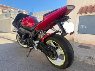 Yamaha R1 Roja y Negra