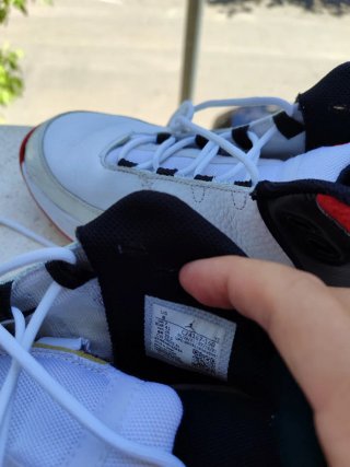 Zapatillas Jordan Talla 41 Blancas y Rojas
