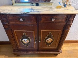 Mueble recibidor clásico con detalles