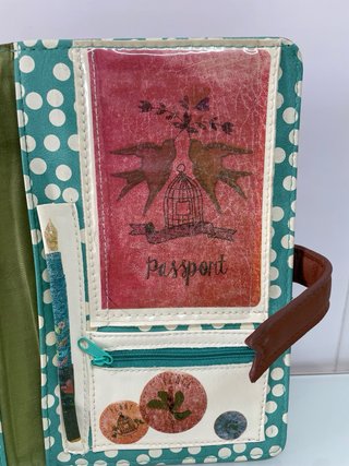 Portadocumentos vintage con flores y pájaro