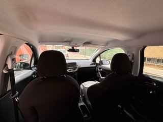 Peugeot 208 2016