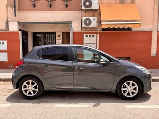 Peugeot 208 2016