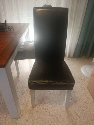 4 Sillas de comedor de polipiel y madera