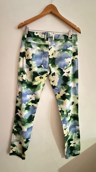 Calças skinny estampadas