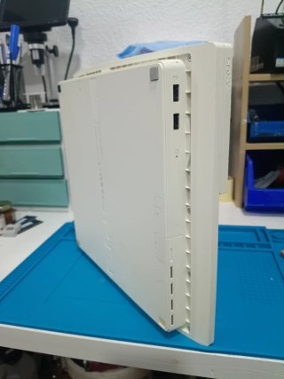 PlayStation 3 Slim Blanca + Mandos