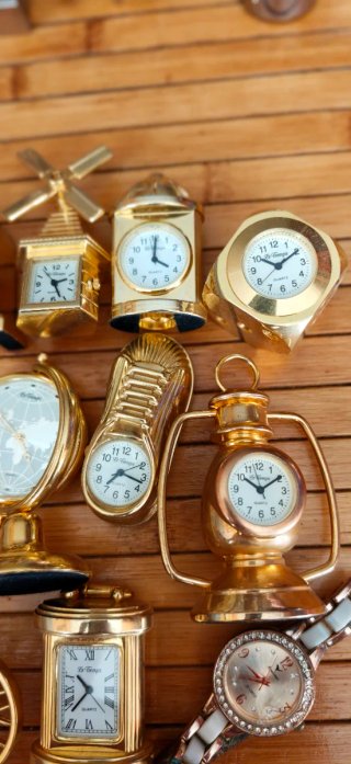 Lote 11 Relojes Miniatura Le Temps Vintage