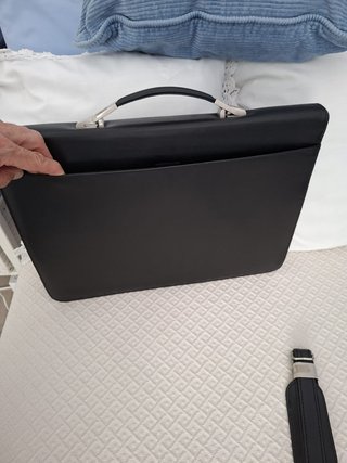 Maletín de cuero negro nuevo