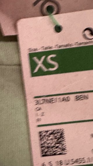T-shirt verde com texto Green
