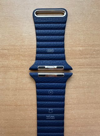 Apple Watch 42mm. Bright Blue Leather Loop M