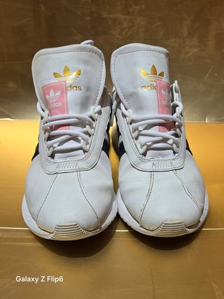 Zapatillas Adidas Mujer Doradas y Blancas