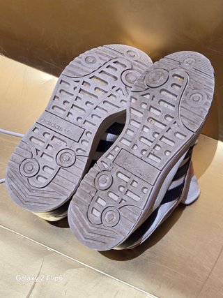 Zapatillas Adidas Mujer Doradas y Blancas