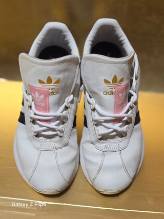 Zapatillas Adidas Mujer Doradas y Blancas